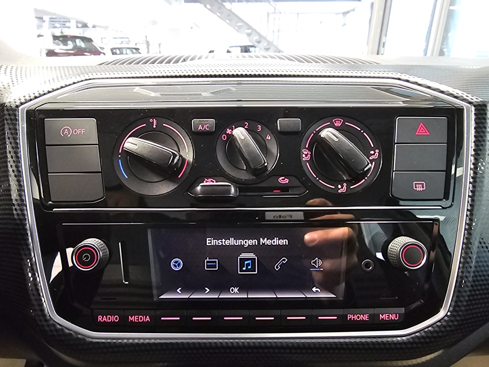 VW up! bei Hoffmann Automobile in Wolfsburg kaufen und sofort mitnehmen - Bild 8