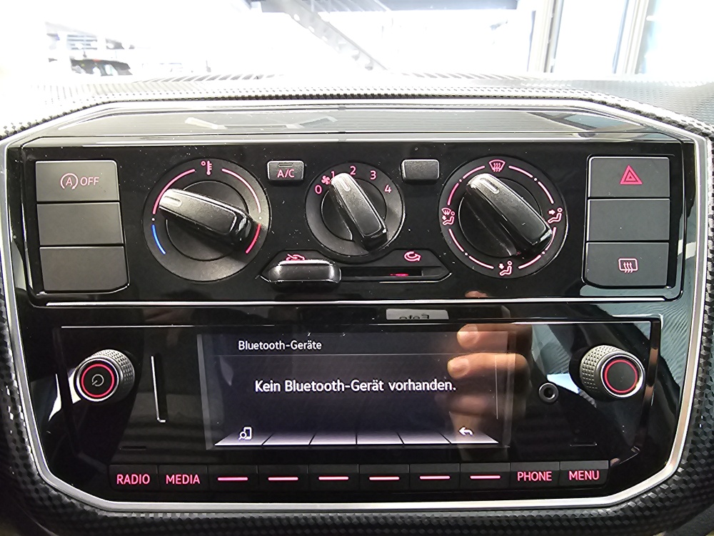 VW up! bei Hoffmann Automobile in Wolfsburg kaufen und sofort mitnehmen - Bild 9