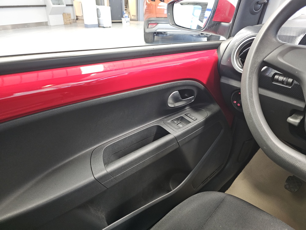 VW up! bei Hoffmann Automobile in Wolfsburg kaufen und sofort mitnehmen - Bild 11