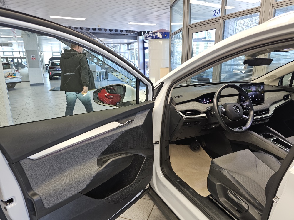 Skoda Enyaq bei Hoffmann Automobile in Wolfsburg kaufen und sofort mitnehmen - Bild 26
