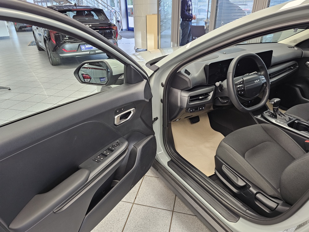 Kia K4 bei Hoffmann Automobile in Wolfsburg kaufen und sofort mitnehmen - Bild 26