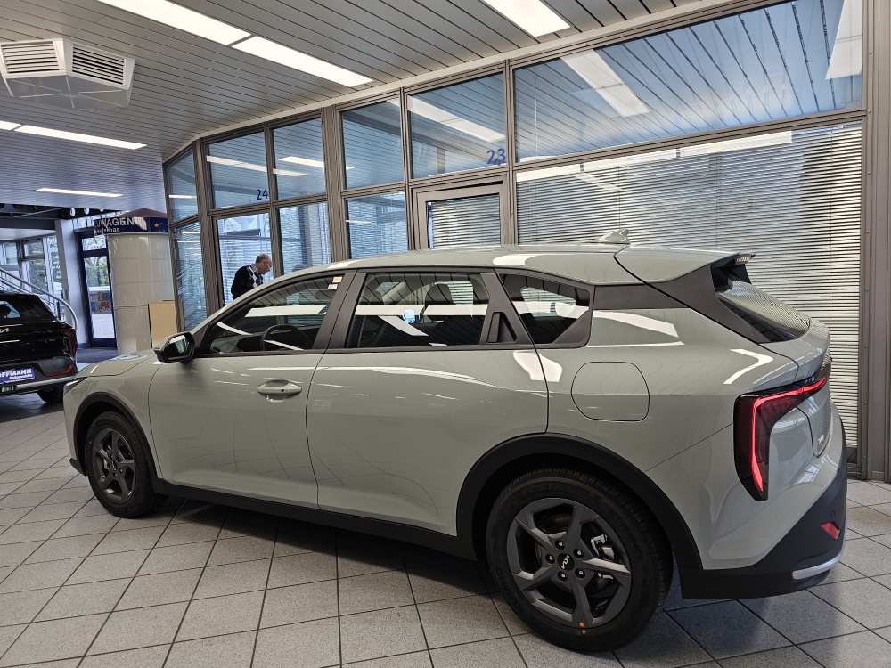 Kia K4 bei Hoffmann Automobile in Wolfsburg kaufen und sofort mitnehmen - Bild 27