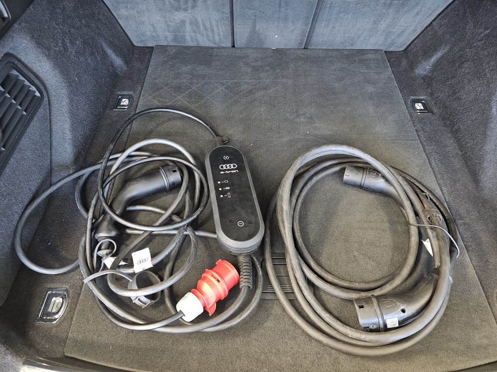 Audi e-tron bei Hoffmann Automobile in Wolfsburg kaufen und sofort mitnehmen - Bild 4