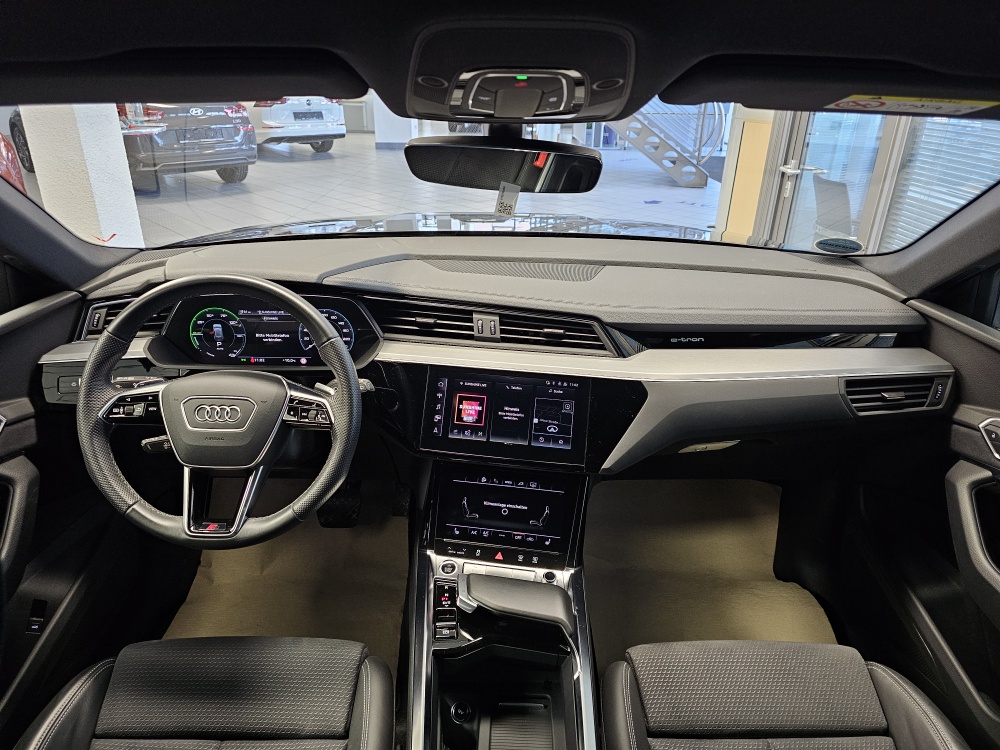 Audi e-tron bei Hoffmann Automobile in Wolfsburg kaufen und sofort mitnehmen - Bild 8