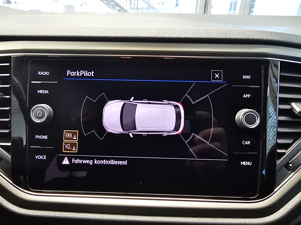 VW T-Roc bei Hoffmann Automobile in Wolfsburg kaufen und sofort mitnehmen - Bild 16