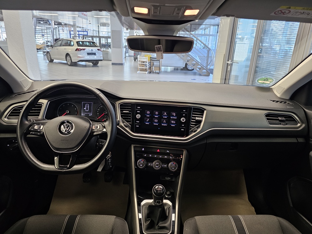 VW T-Roc bei Hoffmann Automobile in Wolfsburg kaufen und sofort mitnehmen - Bild 6