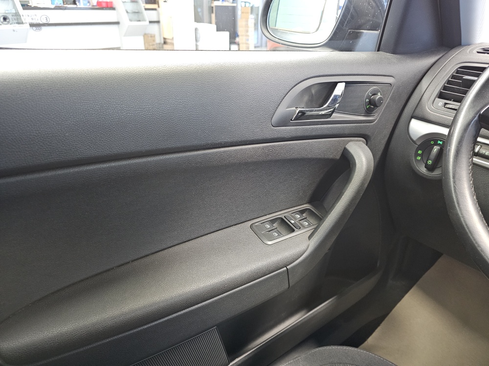 Skoda Yeti bei Hoffmann Automobile in Wolfsburg kaufen und sofort mitnehmen - Bild 10