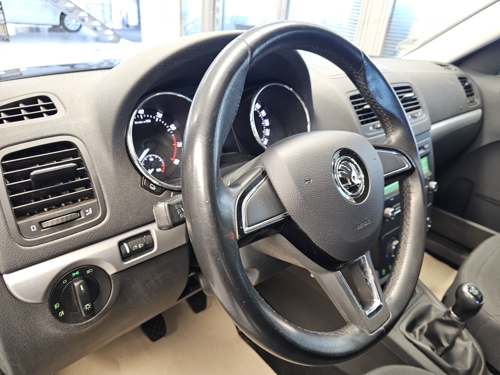 Skoda Yeti bei Hoffmann Automobile in Wolfsburg kaufen und sofort mitnehmen - Bild 12