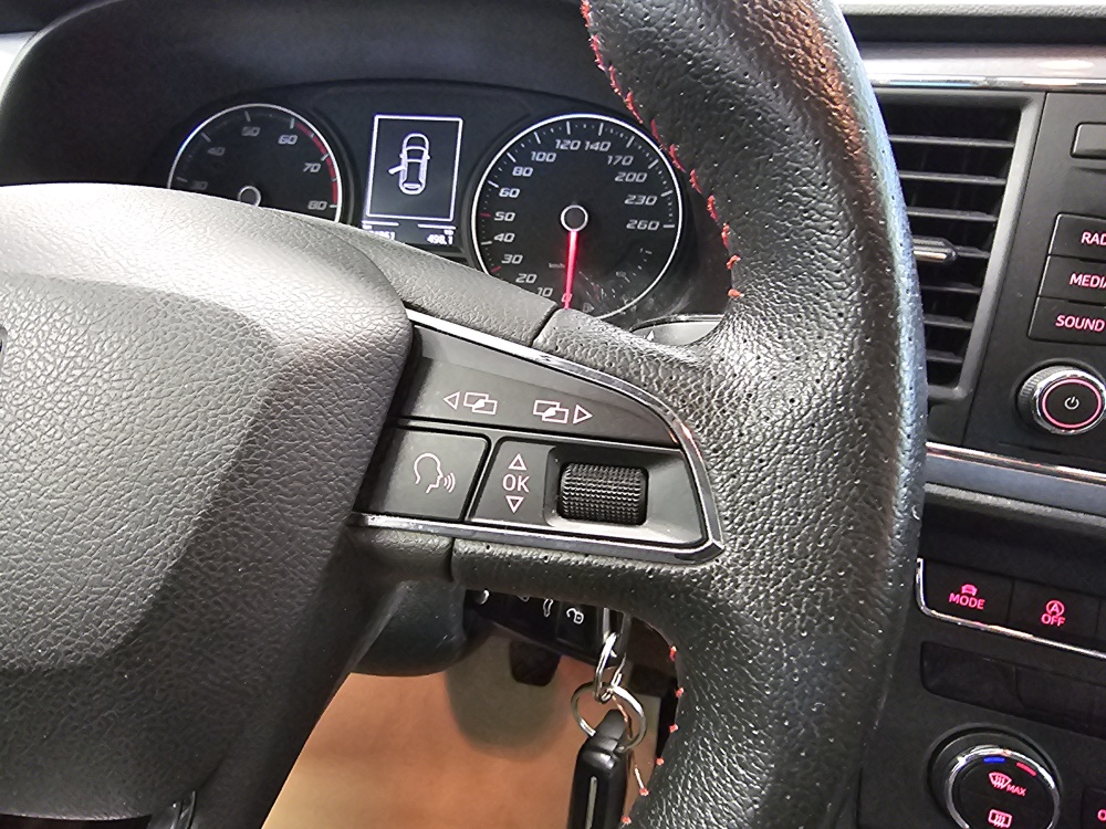 Seat Leon bei Hoffmann Automobile in Wolfsburg kaufen und sofort mitnehmen - Bild 16