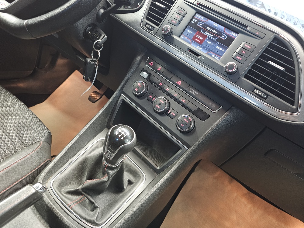 Seat Leon bei Hoffmann Automobile in Wolfsburg kaufen und sofort mitnehmen - Bild 9