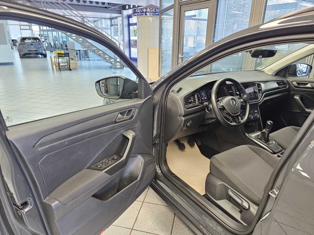 VW T-Roc bei Hoffmann Automobile in Wolfsburg kaufen und sofort mitnehmen - Bild 20
