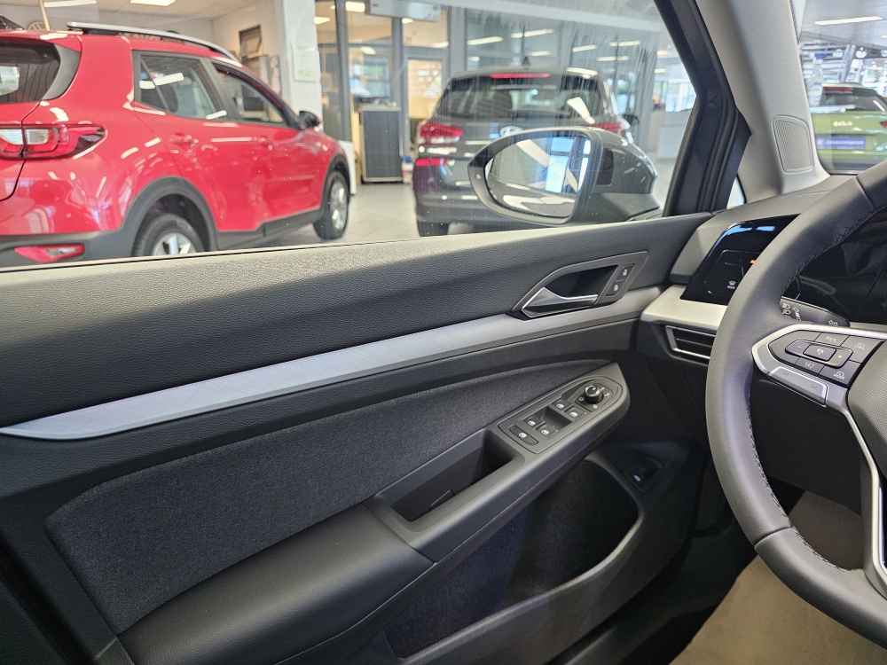 VW Golf Variant bei Hoffmann Automobile in Wolfsburg kaufen und sofort mitnehmen - Bild 22
