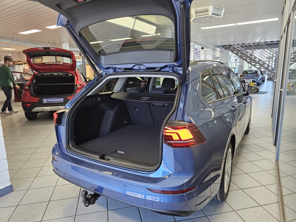 VW Golf Variant bei Hoffmann Automobile in Wolfsburg kaufen und sofort mitnehmen - Bild 2
