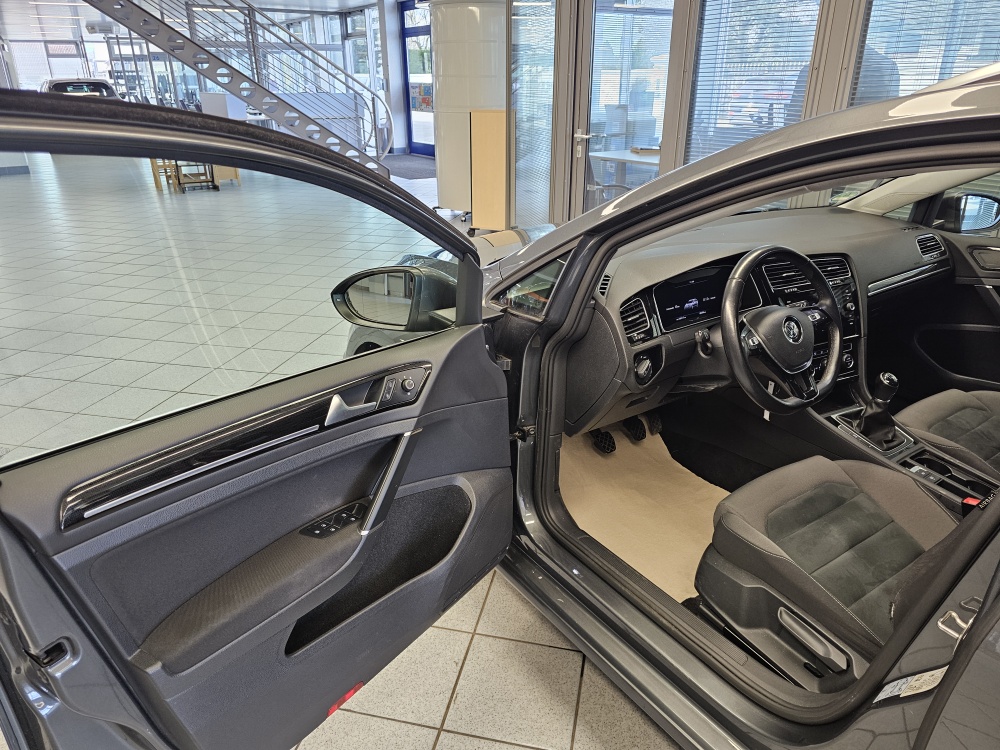 VW Golf Variant bei Hoffmann Automobile in Wolfsburg kaufen und sofort mitnehmen - Bild 24