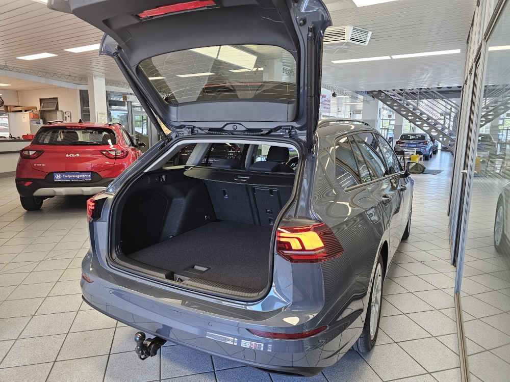 VW Golf Variant bei Hoffmann Automobile in Wolfsburg kaufen und sofort mitnehmen - Bild 2