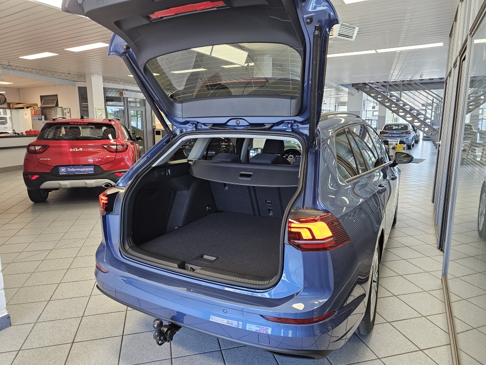 VW Golf Variant bei Hoffmann Automobile in Wolfsburg kaufen und sofort mitnehmen - Bild 2