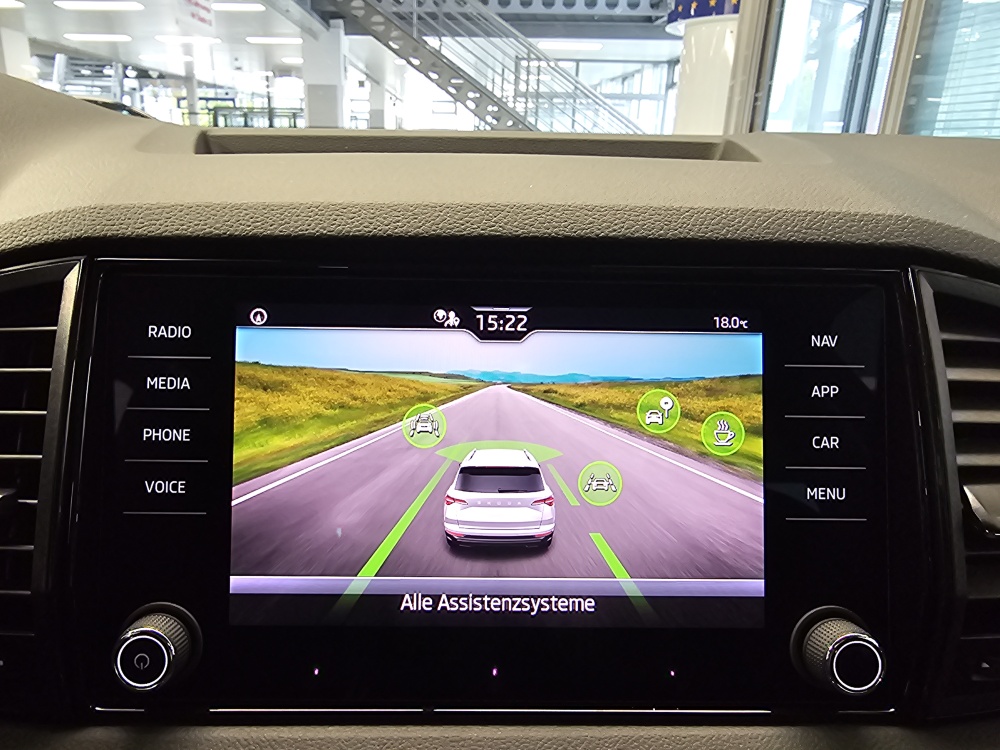 Skoda Karoq bei Hoffmann Automobile in Wolfsburg kaufen und sofort mitnehmen - Bild 13