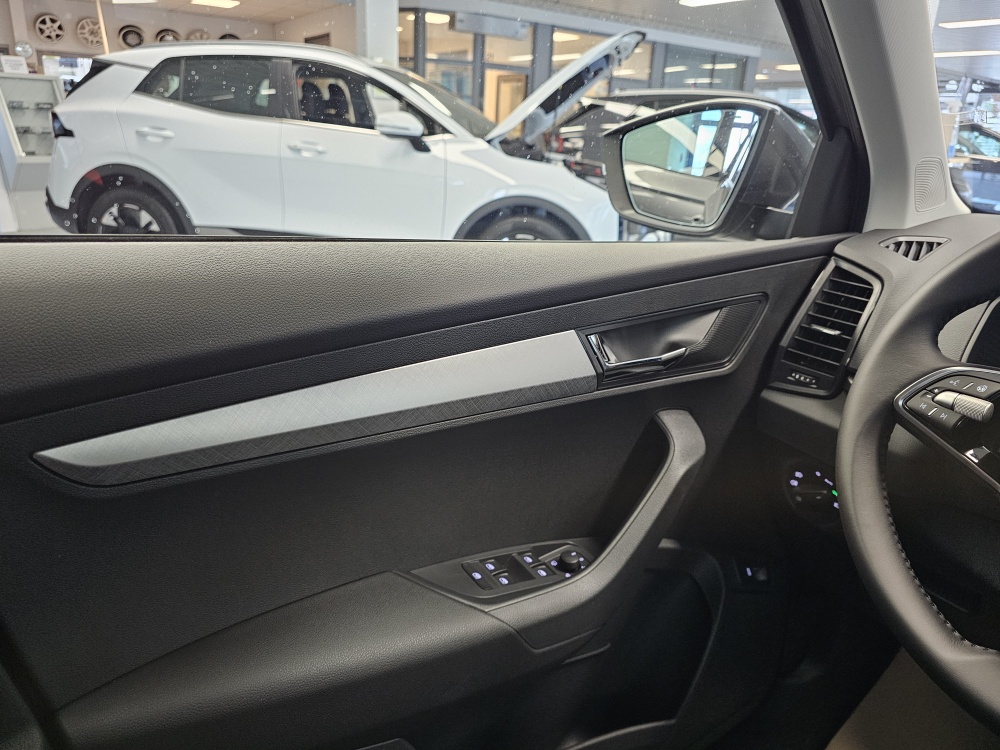 Skoda Karoq bei Hoffmann Automobile in Wolfsburg kaufen und sofort mitnehmen - Bild 19
