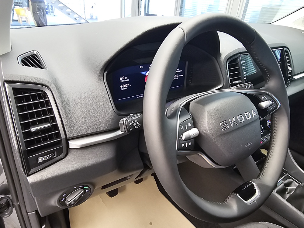 Skoda Karoq bei Hoffmann Automobile in Wolfsburg kaufen und sofort mitnehmen - Bild 21