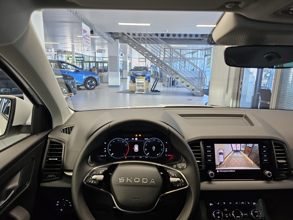 Skoda Karoq bei Hoffmann Automobile in Wolfsburg kaufen und sofort mitnehmen - Bild 23