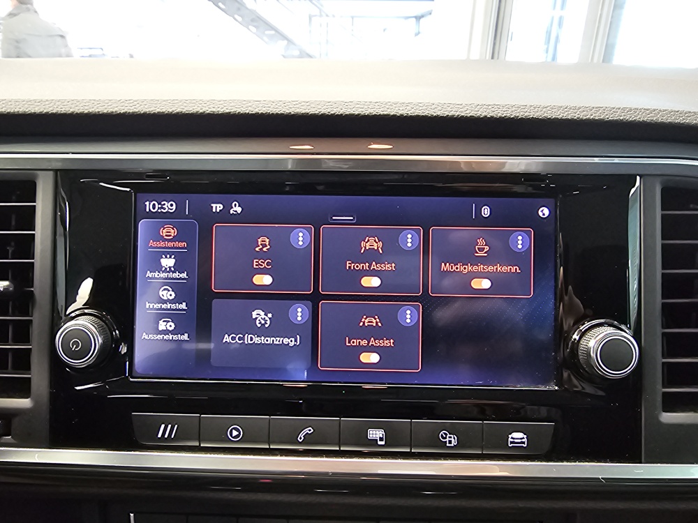 Seat Ateca bei Hoffmann Automobile in Wolfsburg kaufen und sofort mitnehmen - Bild 15