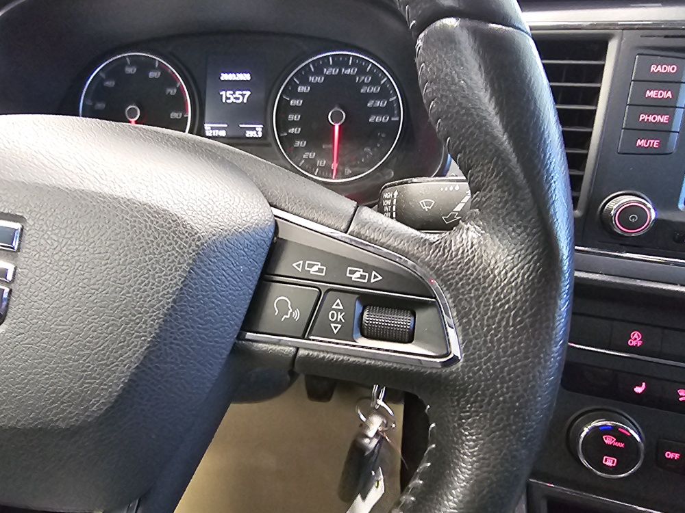 Seat Leon bei Hoffmann Automobile in Wolfsburg kaufen und sofort mitnehmen - Bild 13