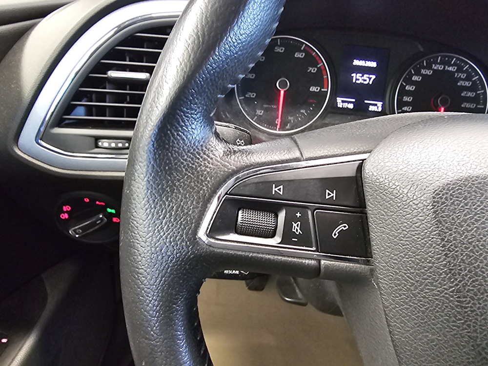 Seat Leon bei Hoffmann Automobile in Wolfsburg kaufen und sofort mitnehmen - Bild 14