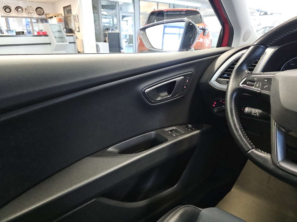 Seat Leon bei Hoffmann Automobile in Wolfsburg kaufen und sofort mitnehmen - Bild 16