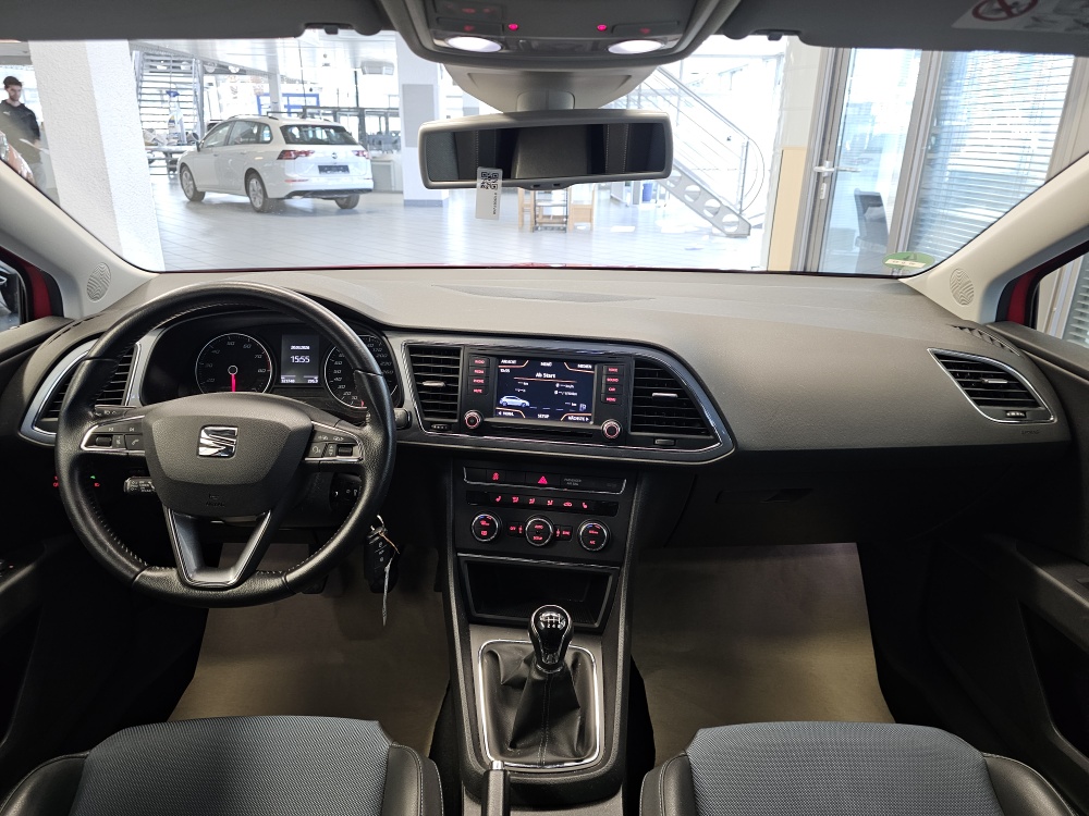 Seat Leon bei Hoffmann Automobile in Wolfsburg kaufen und sofort mitnehmen - Bild 5