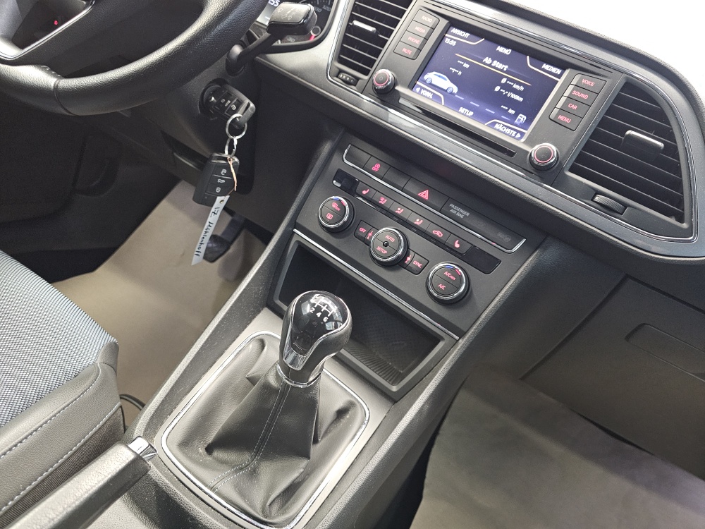 Seat Leon bei Hoffmann Automobile in Wolfsburg kaufen und sofort mitnehmen - Bild 6