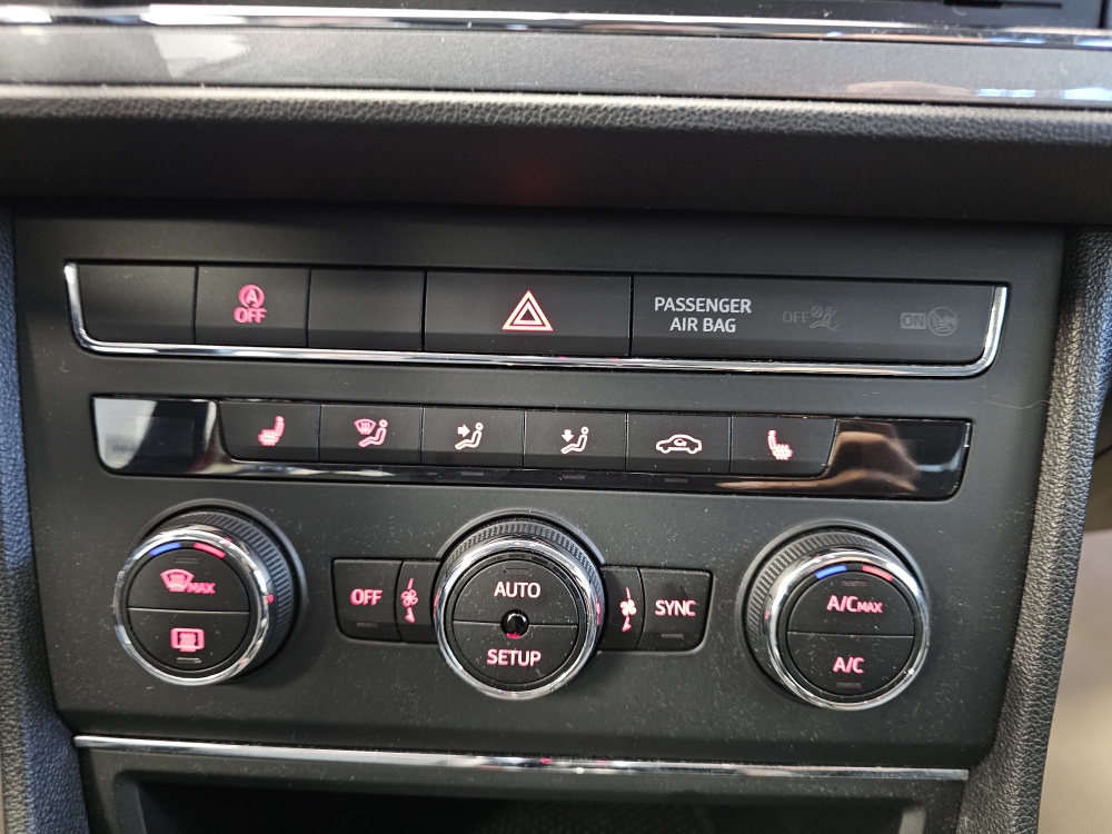 Seat Leon bei Hoffmann Automobile in Wolfsburg kaufen und sofort mitnehmen - Bild 7