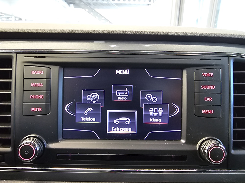 Seat Leon bei Hoffmann Automobile in Wolfsburg kaufen und sofort mitnehmen - Bild 8