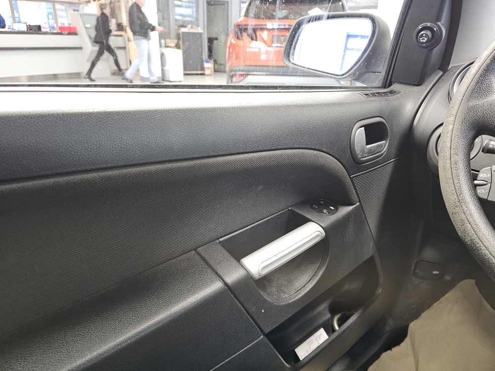 Ford Fiesta bei Hoffmann Automobile in Wolfsburg kaufen und sofort mitnehmen - Bild 8