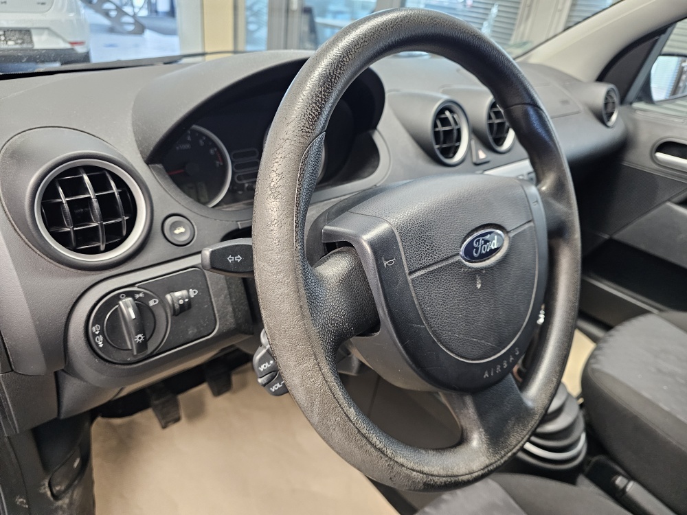 Ford Fiesta bei Hoffmann Automobile in Wolfsburg kaufen und sofort mitnehmen - Bild 9