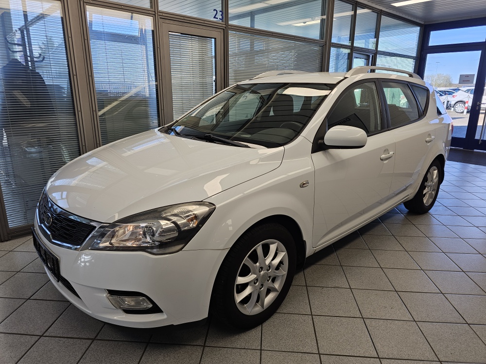 Kia Ceed EX für nur 3.500,- € bei Hoffmann Automobile in Wolfsburg kaufen und sofort mitnehmen