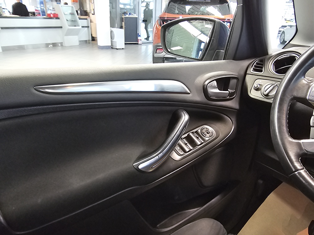 Ford Galaxy bei Hoffmann Automobile in Wolfsburg kaufen und sofort mitnehmen - Bild 15