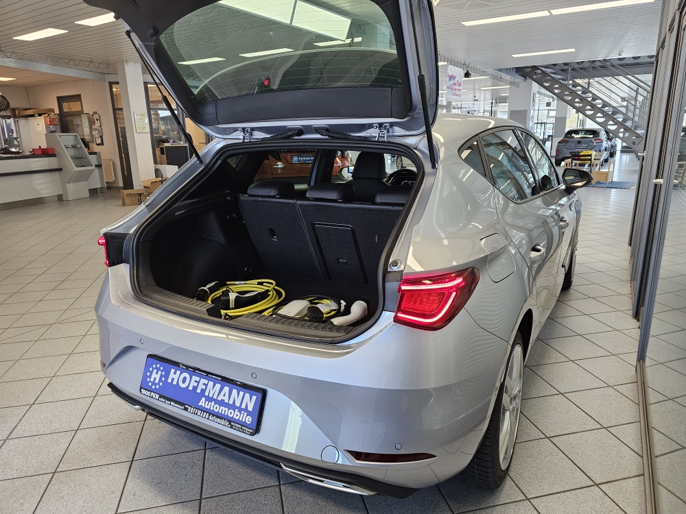 Seat Leon bei Hoffmann Automobile in Wolfsburg kaufen und sofort mitnehmen - Bild 2