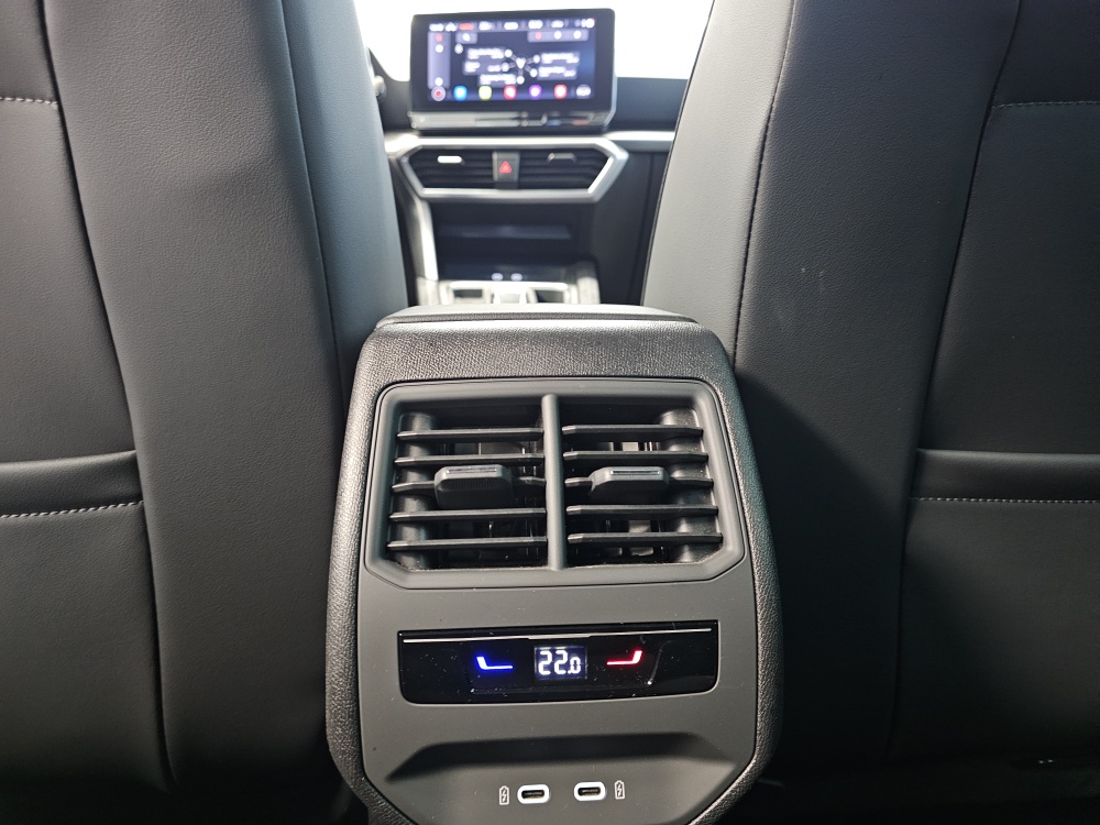 Seat Leon bei Hoffmann Automobile in Wolfsburg kaufen und sofort mitnehmen - Bild 8