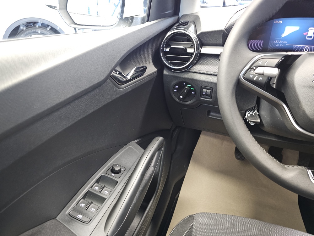 Skoda Fabia bei Hoffmann Automobile in Wolfsburg kaufen und sofort mitnehmen - Bild 16