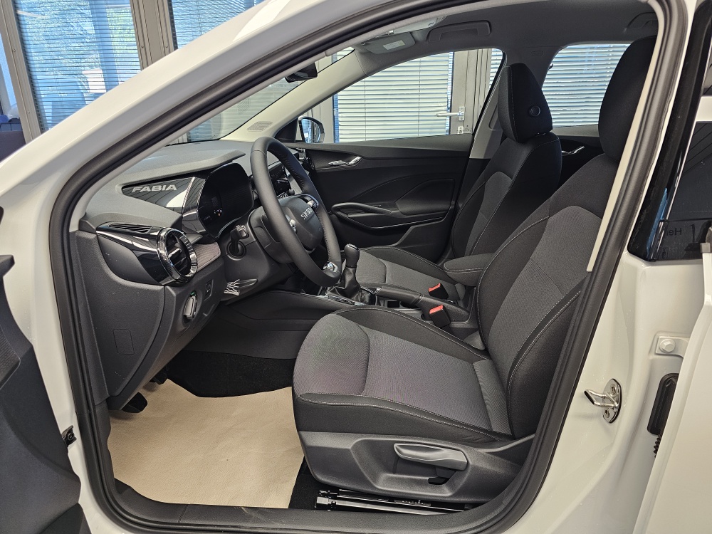 Skoda Fabia bei Hoffmann Automobile in Wolfsburg kaufen und sofort mitnehmen - Bild 19