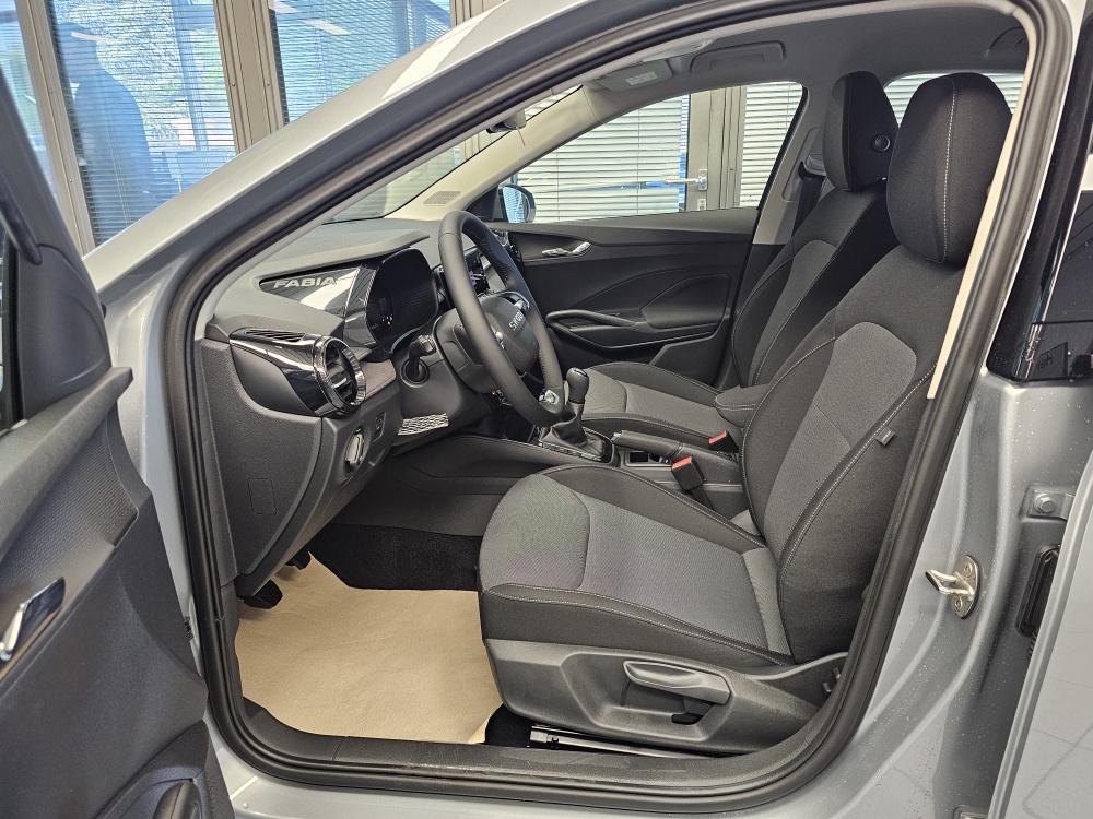 Skoda Fabia bei Hoffmann Automobile in Wolfsburg kaufen und sofort mitnehmen - Bild 21