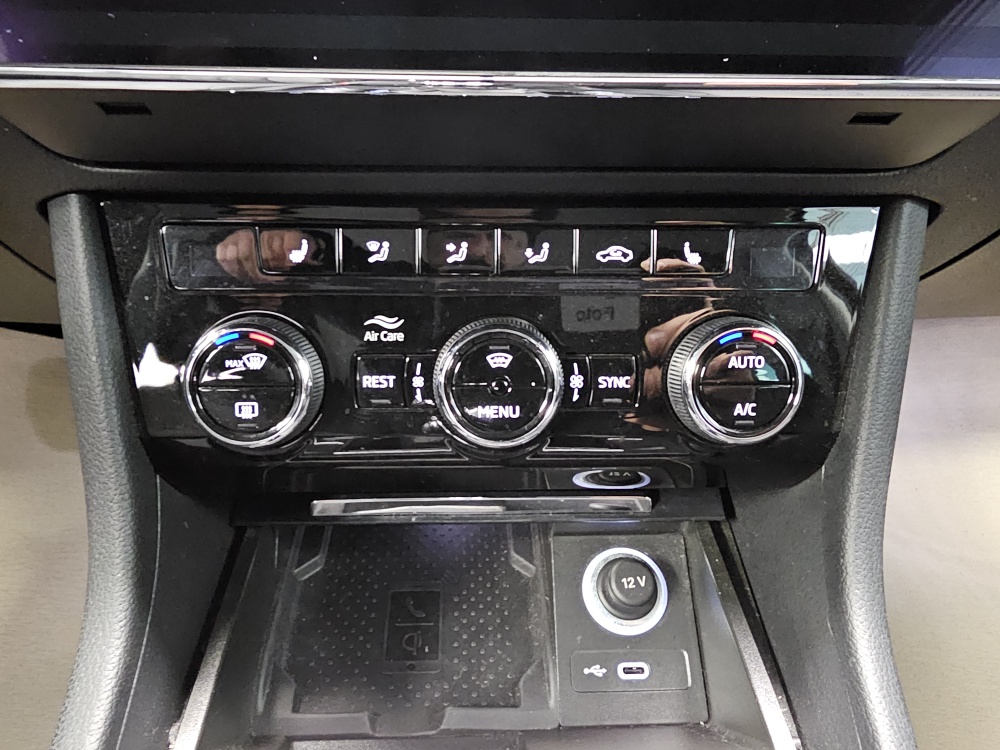 Skoda Superb Combi bei Hoffmann Automobile in Wolfsburg kaufen und sofort mitnehmen - Bild 11