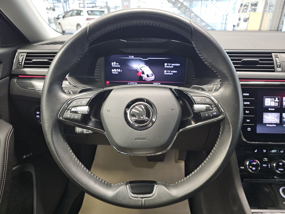 Skoda Superb Combi bei Hoffmann Automobile in Wolfsburg kaufen und sofort mitnehmen - Bild 25