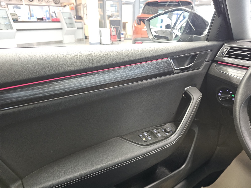 Skoda Superb Combi bei Hoffmann Automobile in Wolfsburg kaufen und sofort mitnehmen - Bild 26