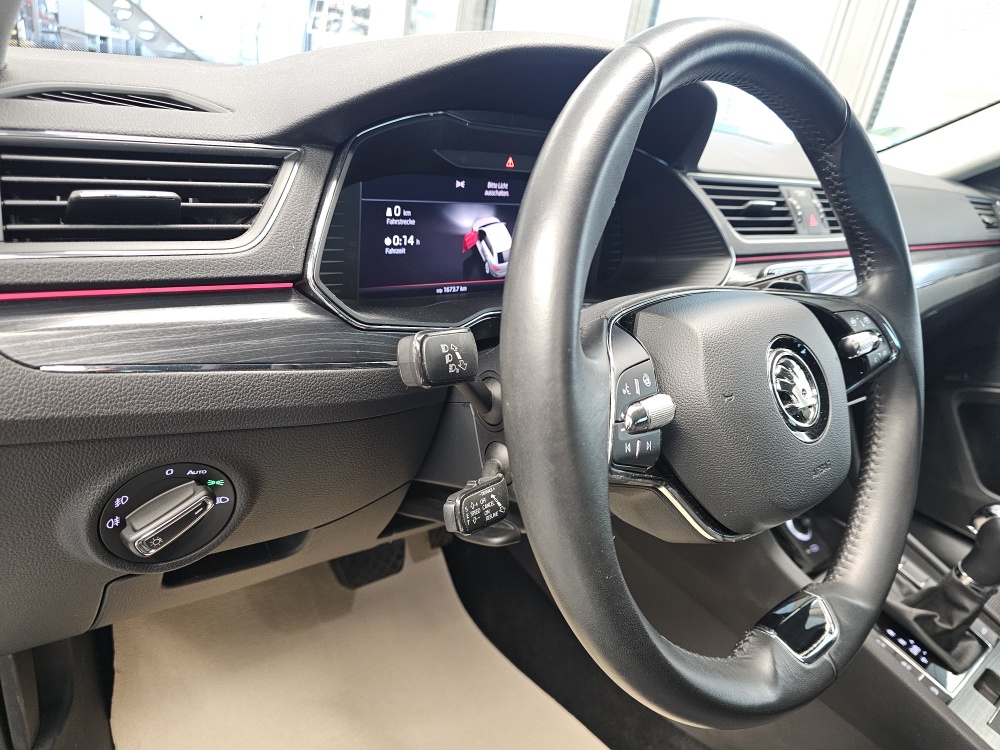 Skoda Superb Combi bei Hoffmann Automobile in Wolfsburg kaufen und sofort mitnehmen - Bild 28