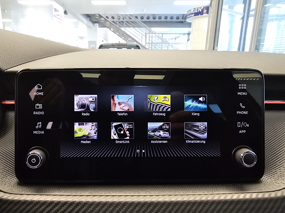 Skoda Scala bei Hoffmann Automobile in Wolfsburg kaufen und sofort mitnehmen - Bild 12