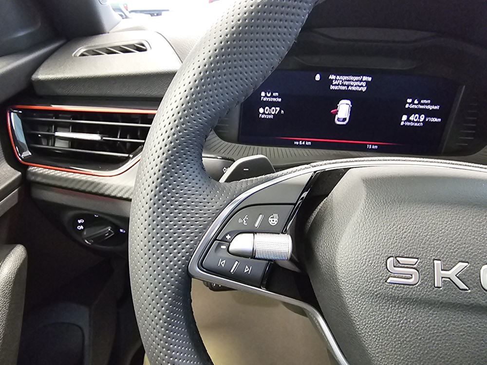 Skoda Scala bei Hoffmann Automobile in Wolfsburg kaufen und sofort mitnehmen - Bild 22
