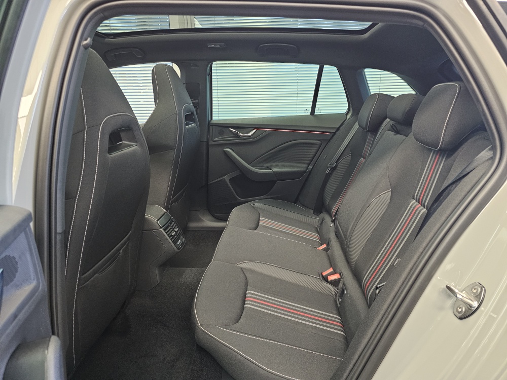 Skoda Scala bei Hoffmann Automobile in Wolfsburg kaufen und sofort mitnehmen - Bild 6