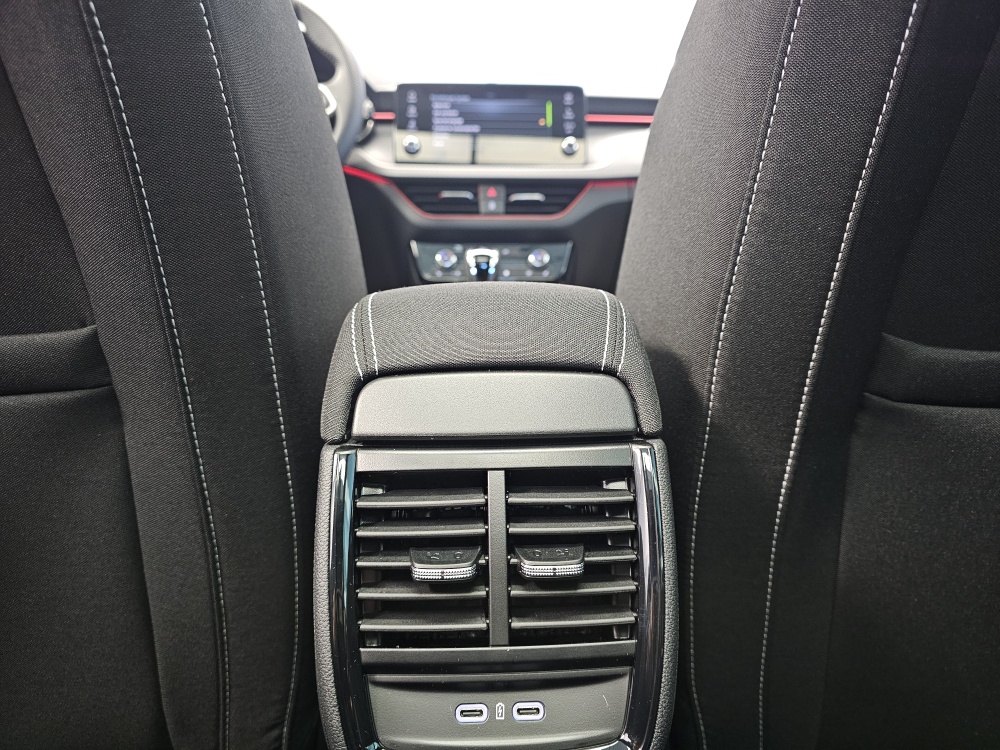 Skoda Scala bei Hoffmann Automobile in Wolfsburg kaufen und sofort mitnehmen - Bild 8