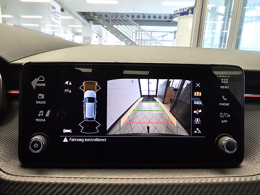 Skoda Scala bei Hoffmann Automobile in Wolfsburg kaufen und sofort mitnehmen - Bild 19